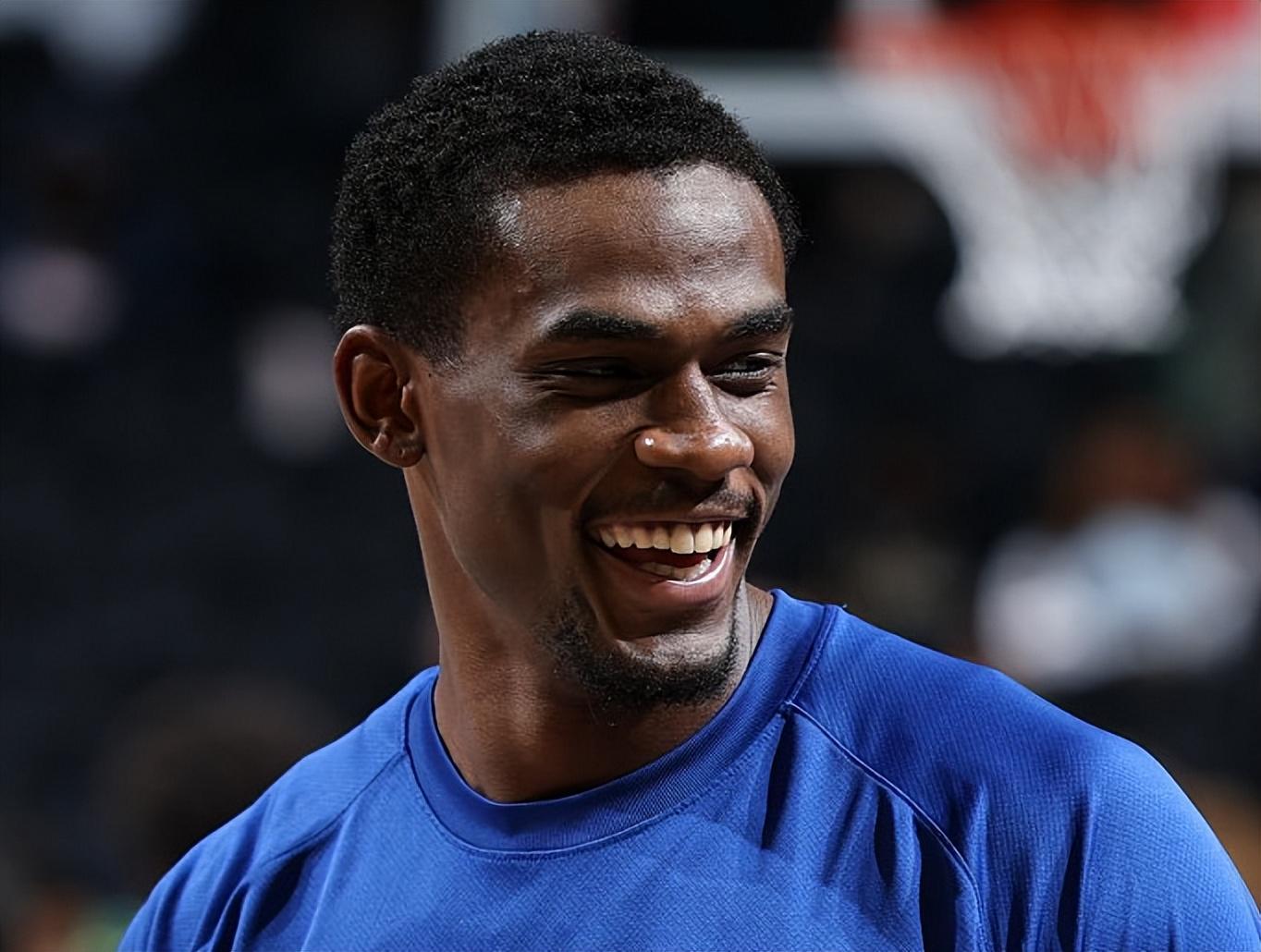 MK体育官方网站-8+11+8！NBA首轮最让人失望球星诞生，2.89亿美金顶薪要打折了